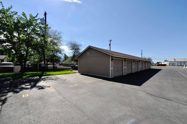 Photo - Hayden Apt. Available 2 bed 1 bath (upstairs)