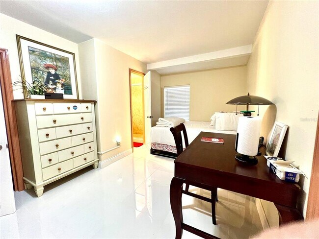 Photo - 5009 Deauville Dr