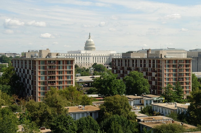 Capitol Park Plaza And Twins - Capitol Park Plaza And Twins Apartments