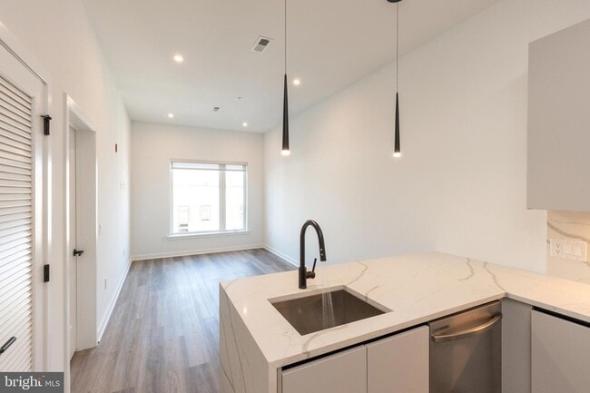 Photo - 3120 W Jefferson St Condo Unit 408