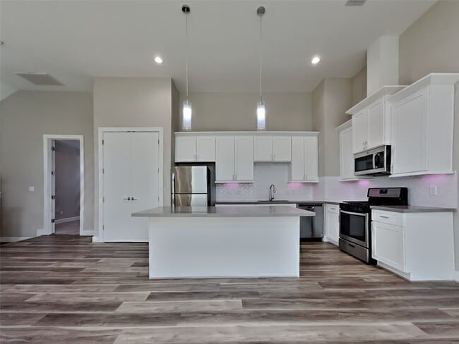 Photo - 5902 Gardendale Dr