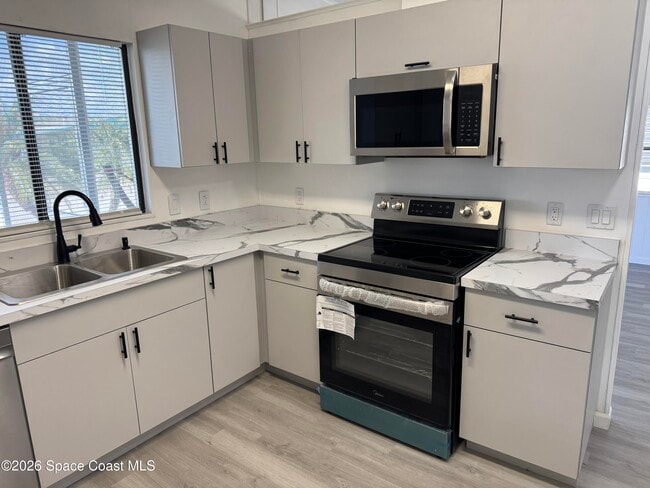 Photo - 1925 Sago Palm St NE