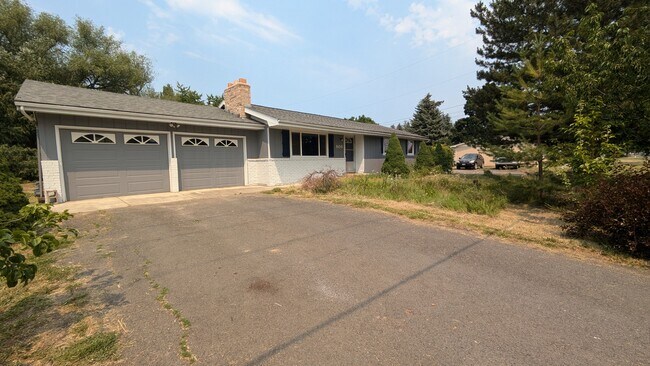 Photo - 808 White Ave
