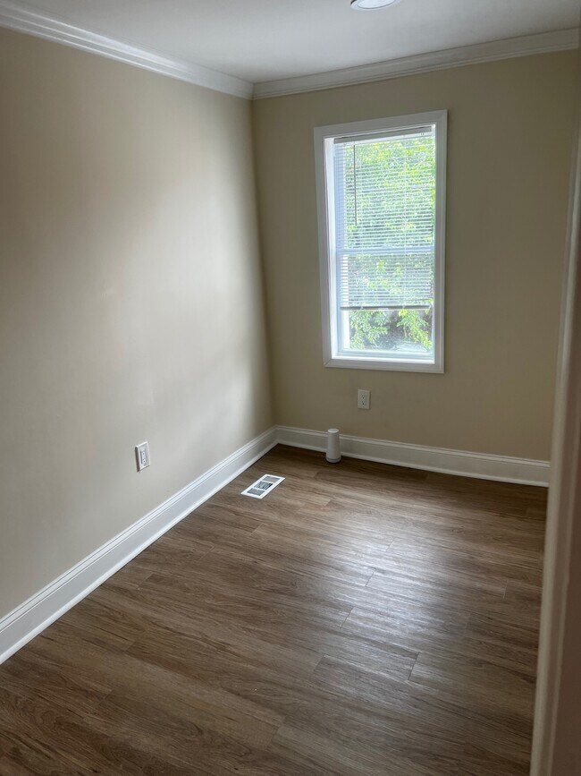 Photo - 2406 Wilkens Ave