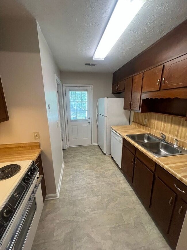 Photo - Beautiful 2 bedroom 2 bathroom ranch duplex Now Ready!