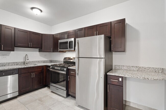 Photo - 1608 W Sherwin Ave Unit 211