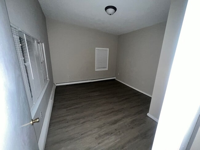 Building Photo - 111-115 East st LLC Unit 115 East Street - 7