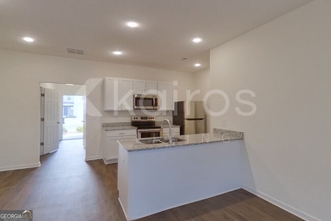 Photo - 214 Long Is Dr