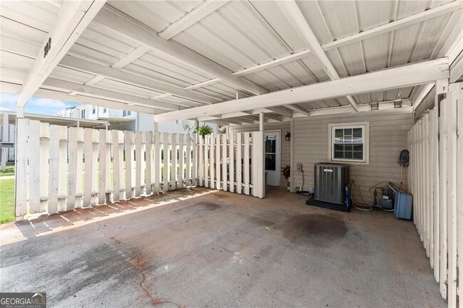 Photo - 218 Mill Creek Pl