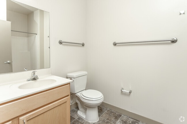 2BR, 2BA - 997 SF