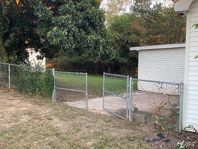 Photo - 4704 Massie St