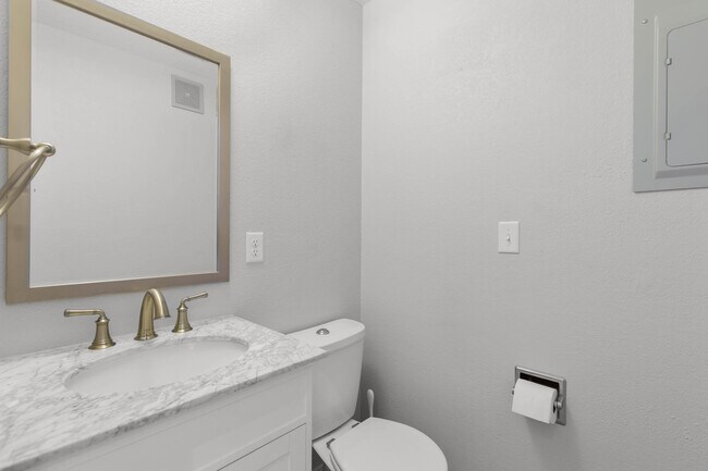 Photo - 12 E Garfield St