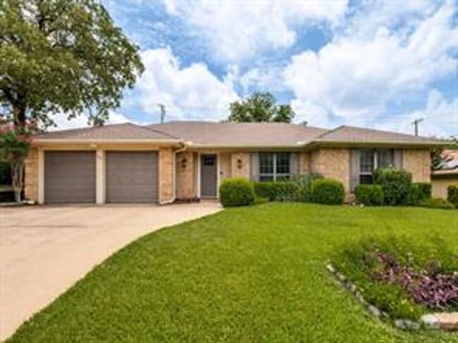 Photo - 1620 Post Oak Dr