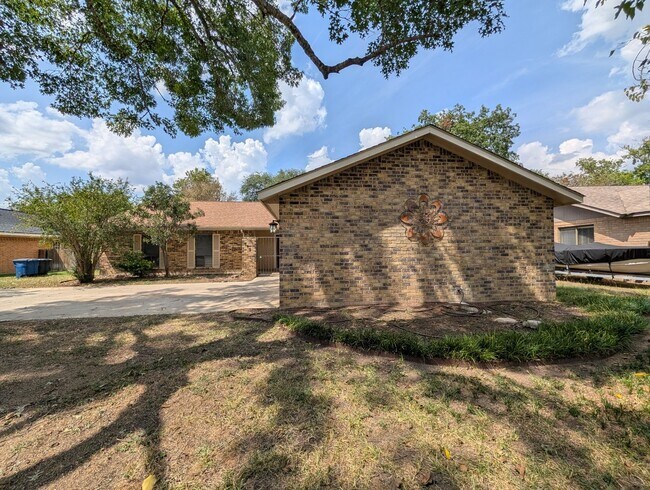 619 Summerwood Dr