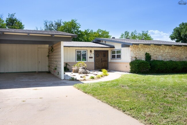4 Rockcliff Cir