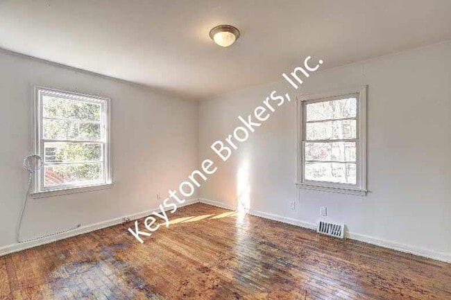 Photo - 2682 Tredway Dr