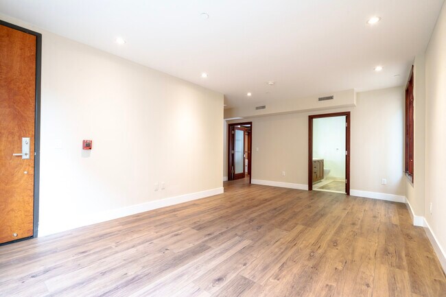 Photo - 1929 Selby Ave