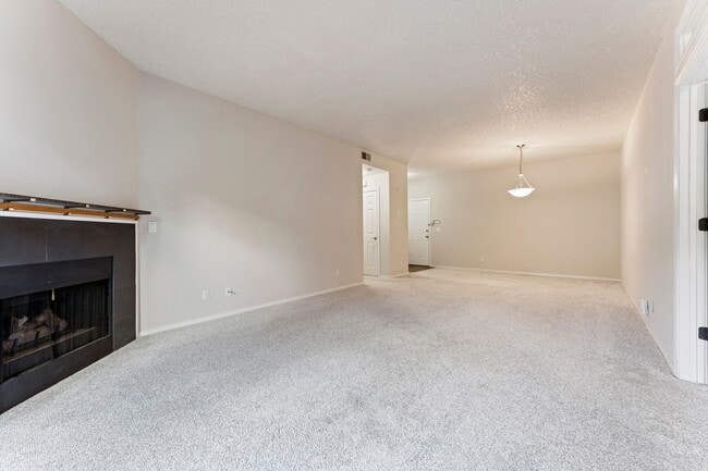 Photo - 3-bedroom 2 bath condo with a balcony in s...