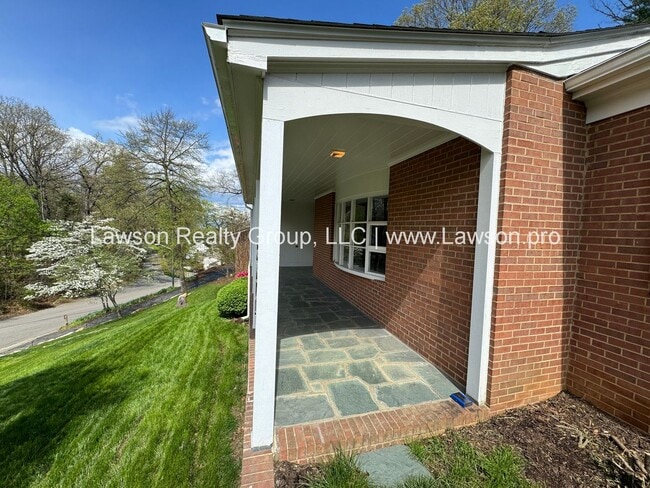 Photo - Spacious South Roanoke Home with Lawn Care Included