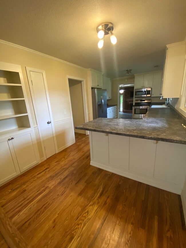 Photo - 3/2 home close to town