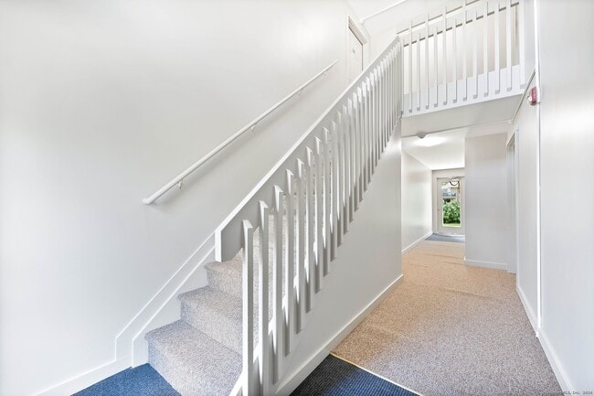 Photo - 24 Amato Dr Unidad APT L