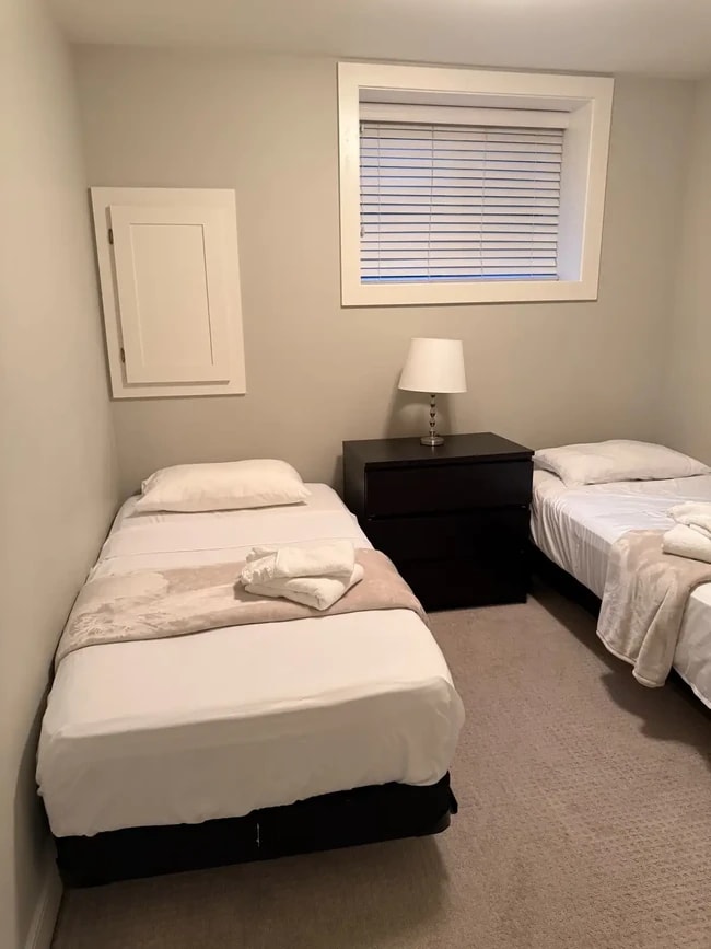 610 6th St E Unit 2 Bedroom Half-Basement Suite
