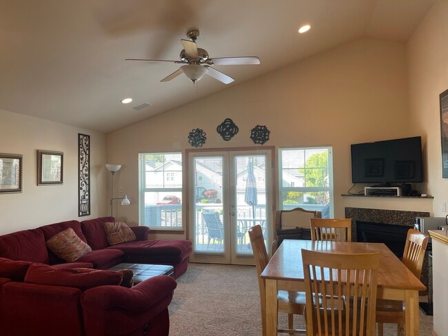 221 Parkway Dr