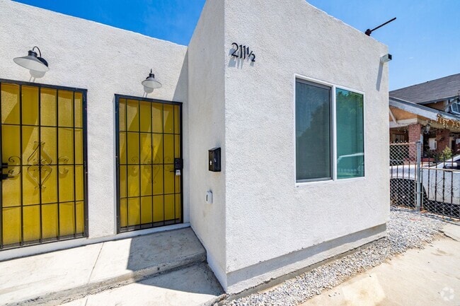 Building Photo - Stylish 2BR + 1 Bath | 1 Month Free Special! Rental