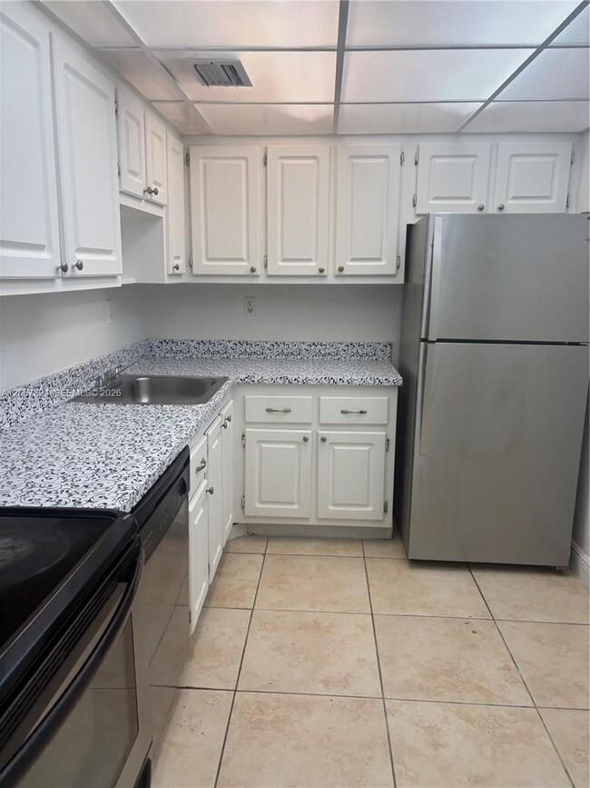 Building Photo - 1805 Sans Souci Blvd Unit 325