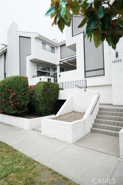 Building Photo - 14025 Riverside Dr Unit 3 Rental
