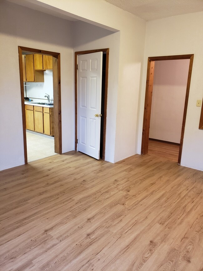 Sala de estar - 108 5th St Unidad 3