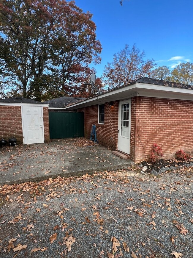 Photo - Upgraded 2 Bedroom Duplex (Monroe/Historic District)