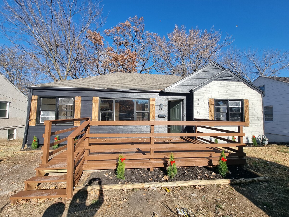 Photo - 7919 Hickman Mills Dr