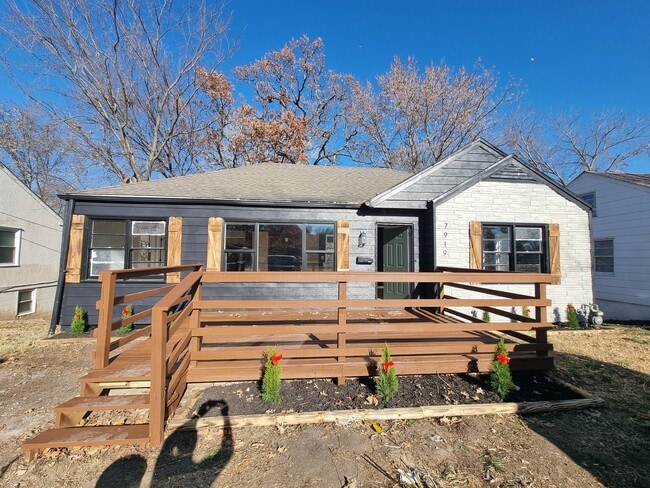 Building Photo - 7919 Hickman Mills Dr