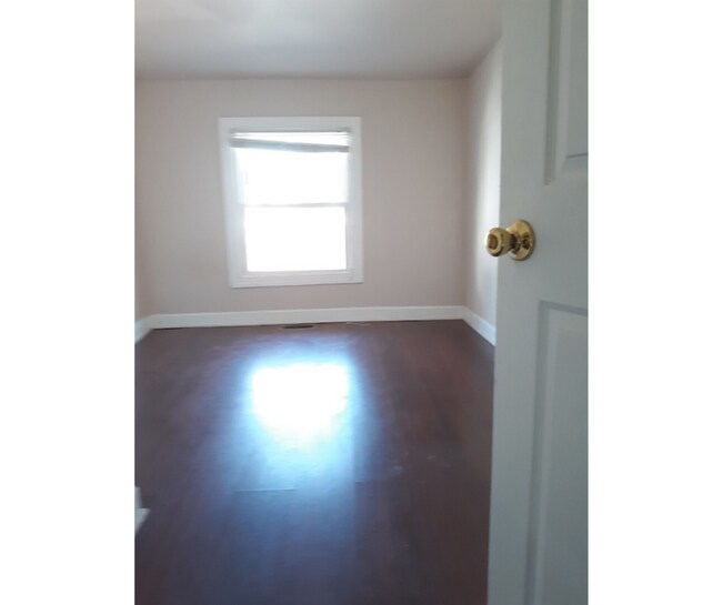 Photo - 3818 W Cold Spring Ln Unidad 11 Available $600 11 - Basement