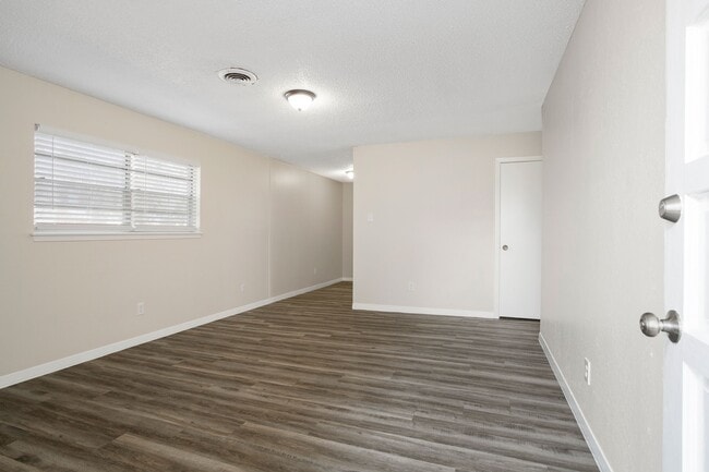 Photo - 118 Johnson St