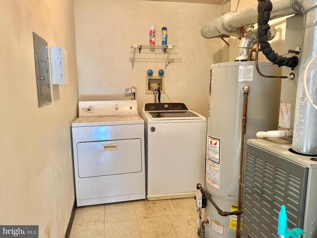 Photo - 82 Versailles Ct