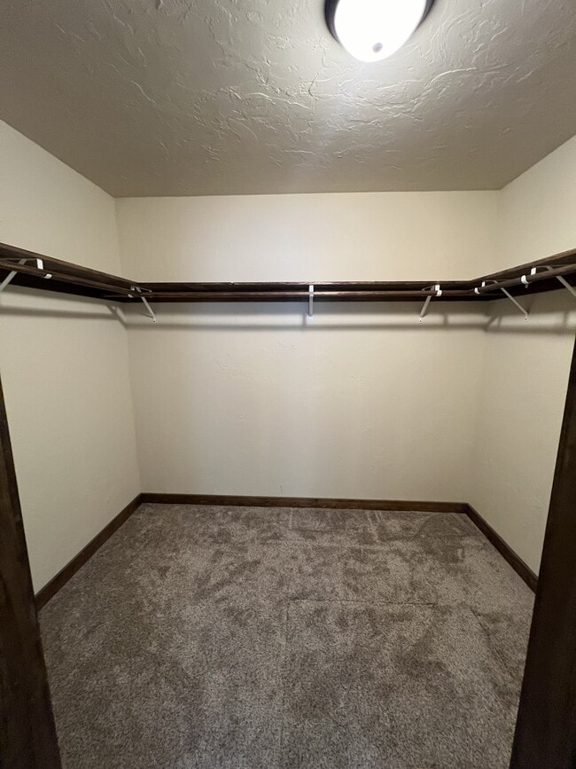 Photo - 5584 Windy Ridge Dr