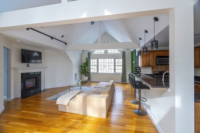 Photo - 1364 High St Unit 1