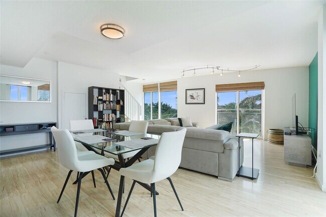 Photo - 7600 Collins Ave