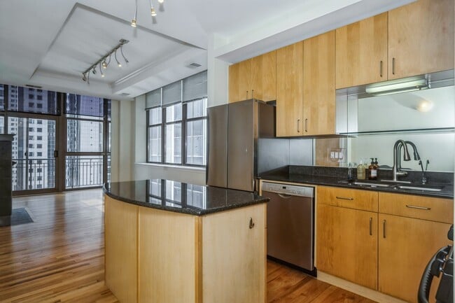 Photo - 212 W Washington St Unit 1012