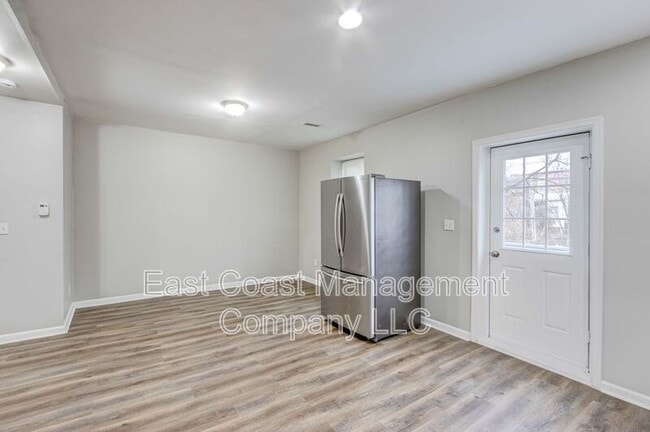 Photo - 2854 Oakley Ave