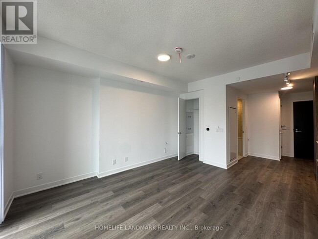 Photo - 180 Front St E Unit 4111