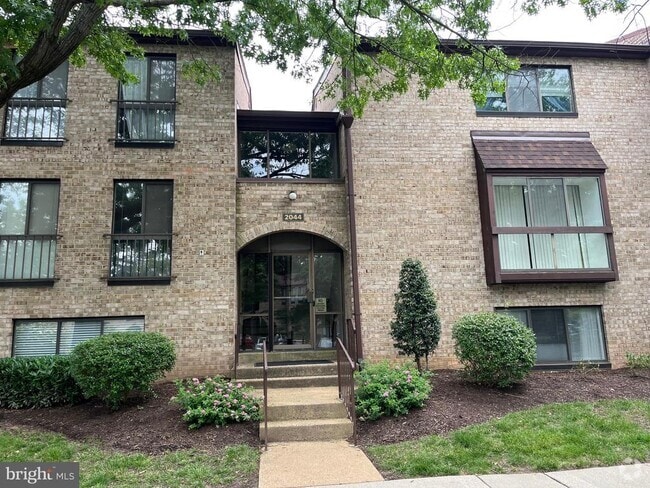 Building Photo - 2044 Royal Fern Ct Unit 19/2A Rental