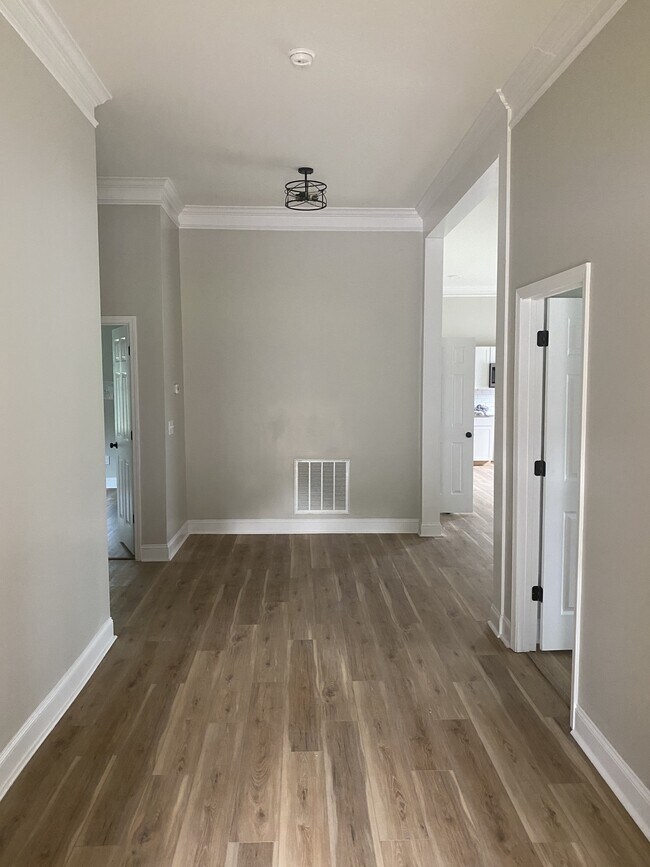 Photo - 309 N Webb St