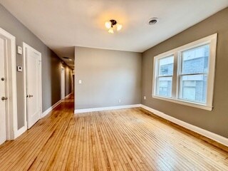 Photo - 831 N Ashland Ave Unidad 2