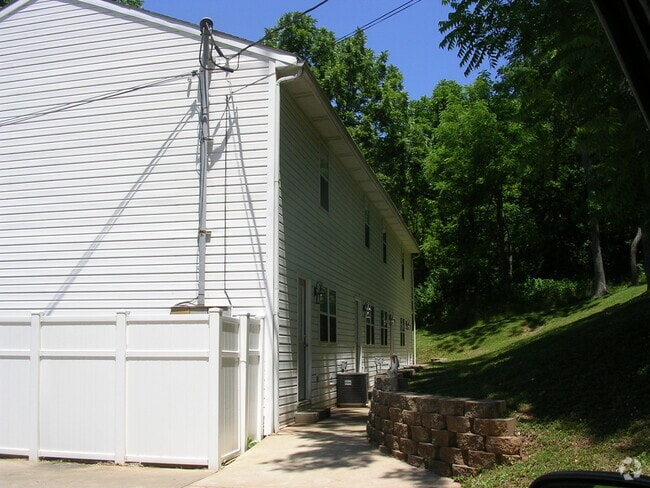 Building Photo - 1503 5th St Unit D Rental