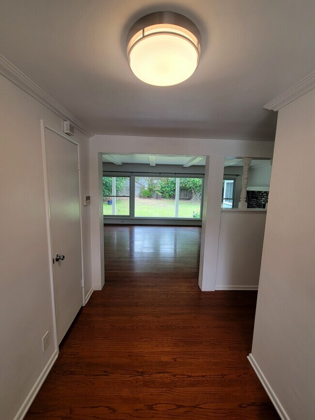 Photo - 5616 S Holt Ave