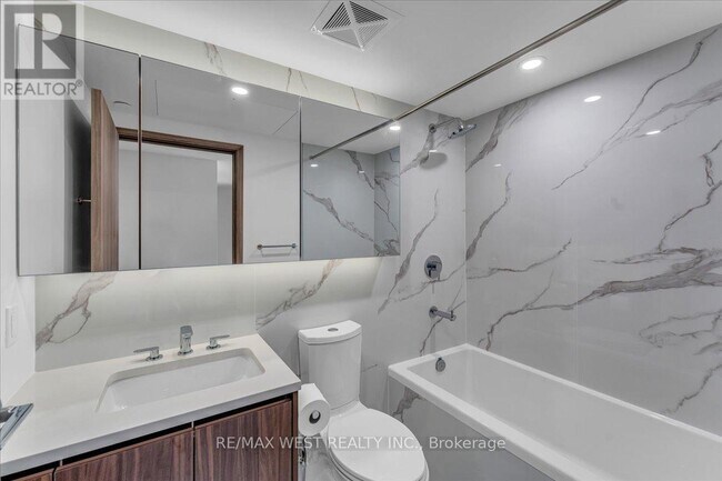 Photo - 1 Concord Cityplace Wy Unit 5709