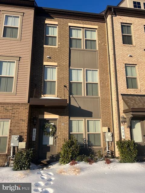 Building Photo - 211 Phoenix Dr